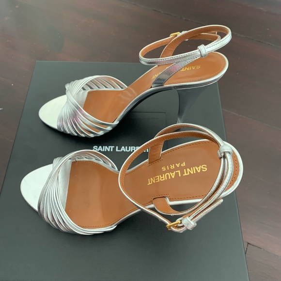 In mint condition, worn 1-2 times. I’m original Box with everything in it!! - Picture 8 of 10